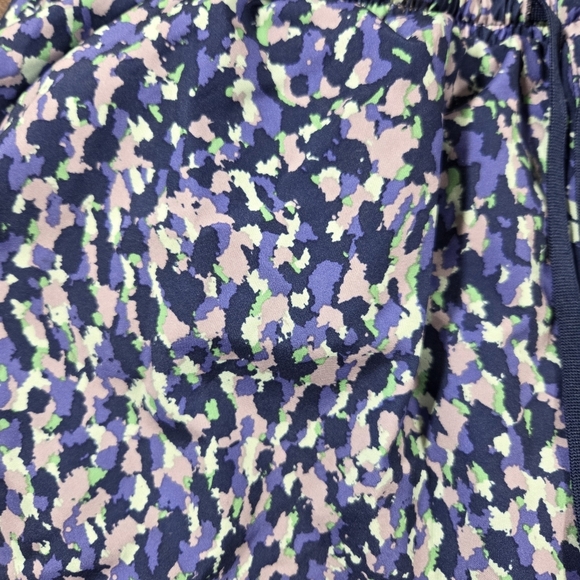 Old Navy Women's Blue and Purple Athletic Shorts Size MED - Picture 3 of 4